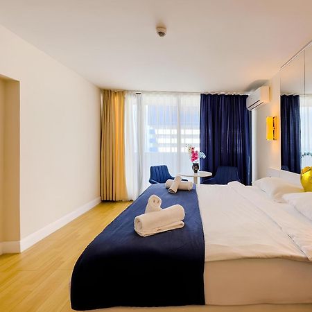 Orbi City Apartment With Sea View 巴统 外观 照片