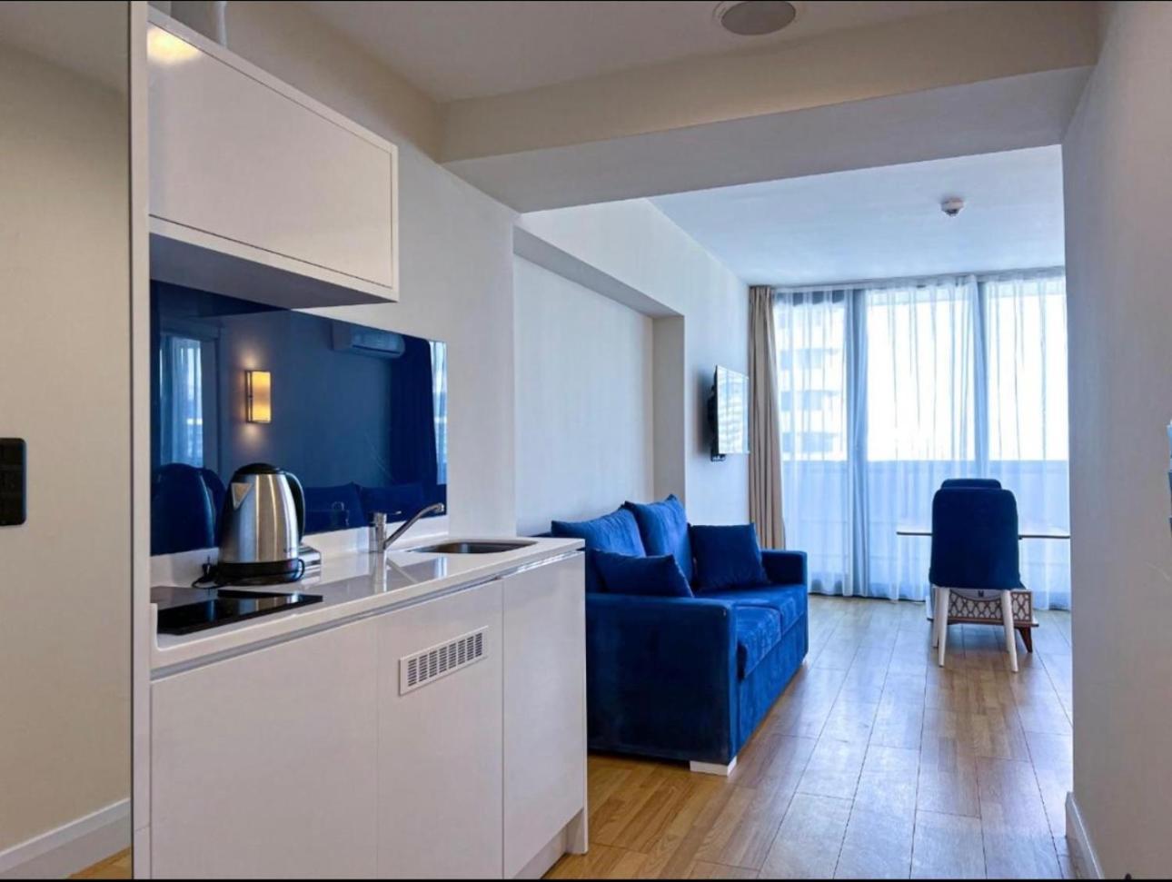 Orbi City Apartment With Sea View 巴统 外观 照片