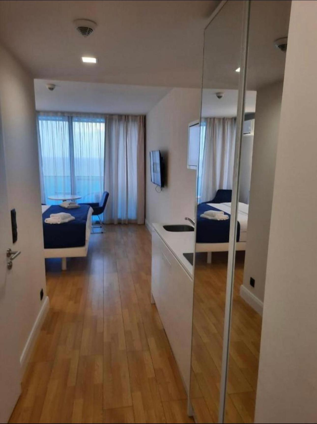Orbi City Apartment With Sea View 巴统 外观 照片