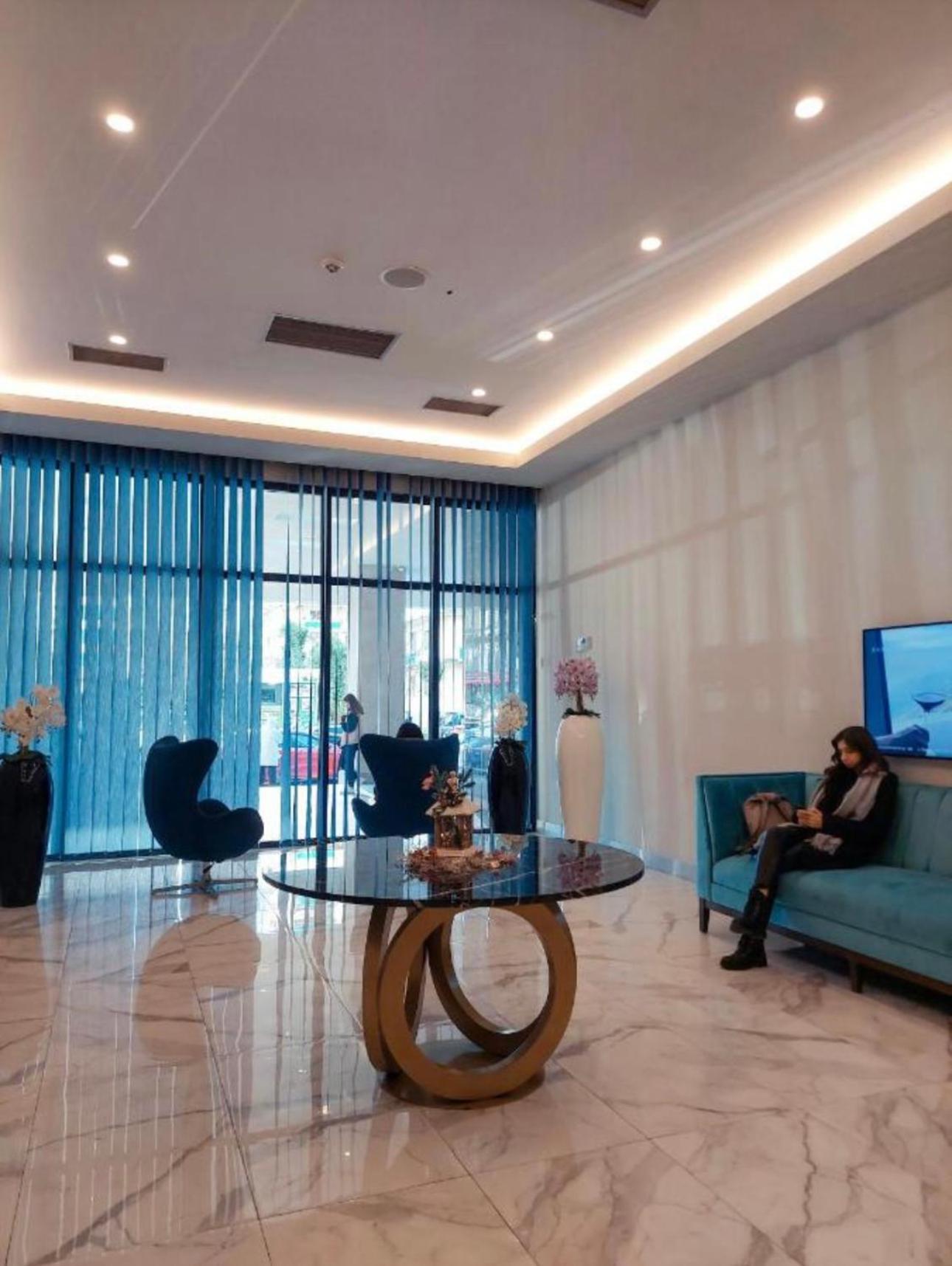 Orbi City Apartment With Sea View 巴统 外观 照片