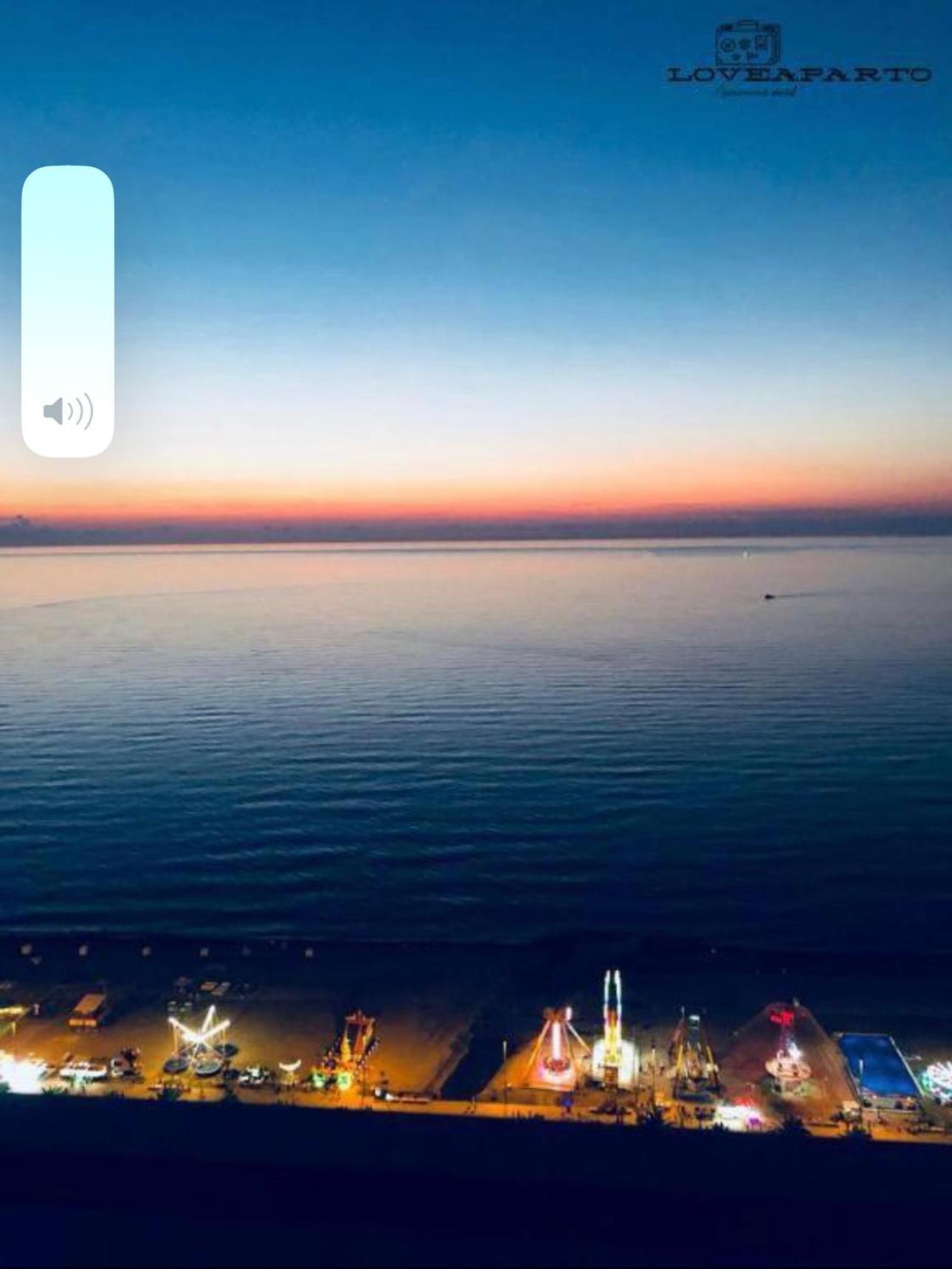 Orbi City Apartment With Sea View 巴统 外观 照片
