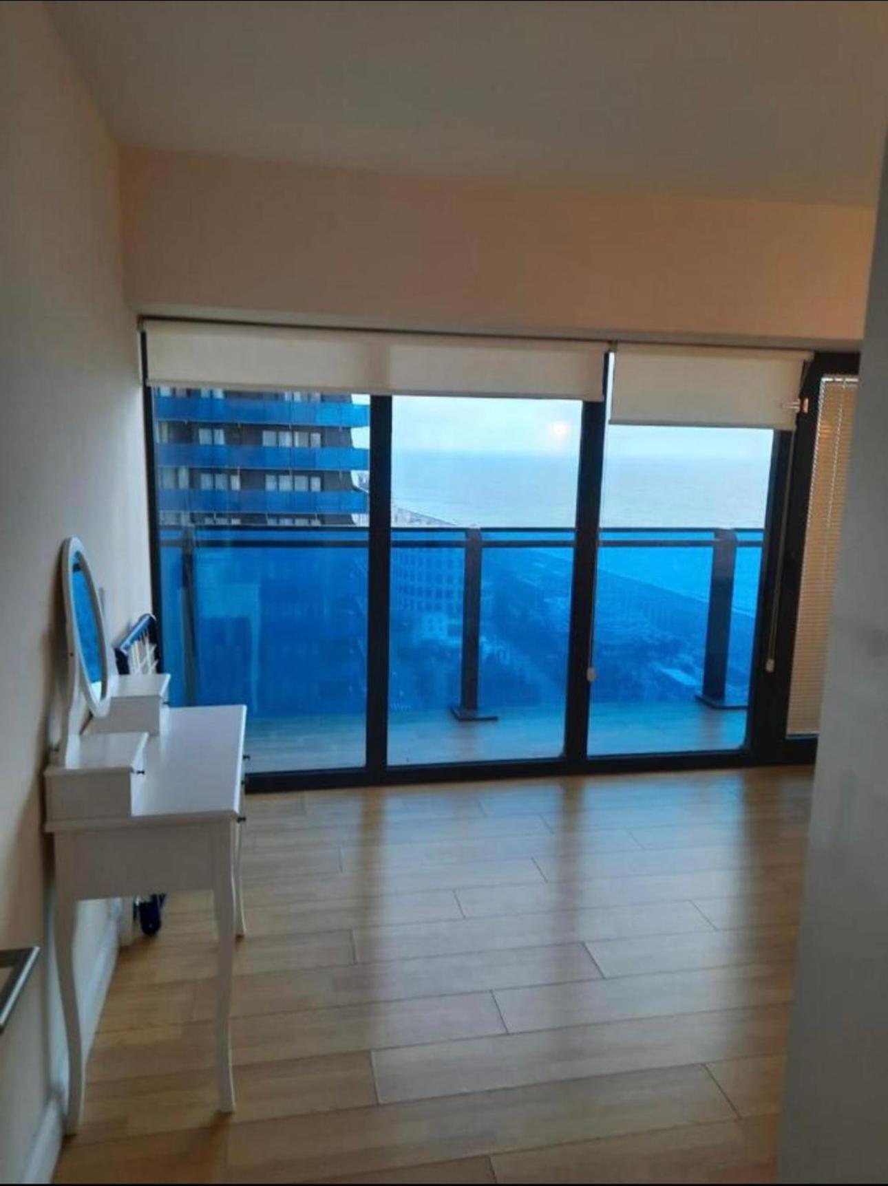 Orbi City Apartment With Sea View 巴统 外观 照片