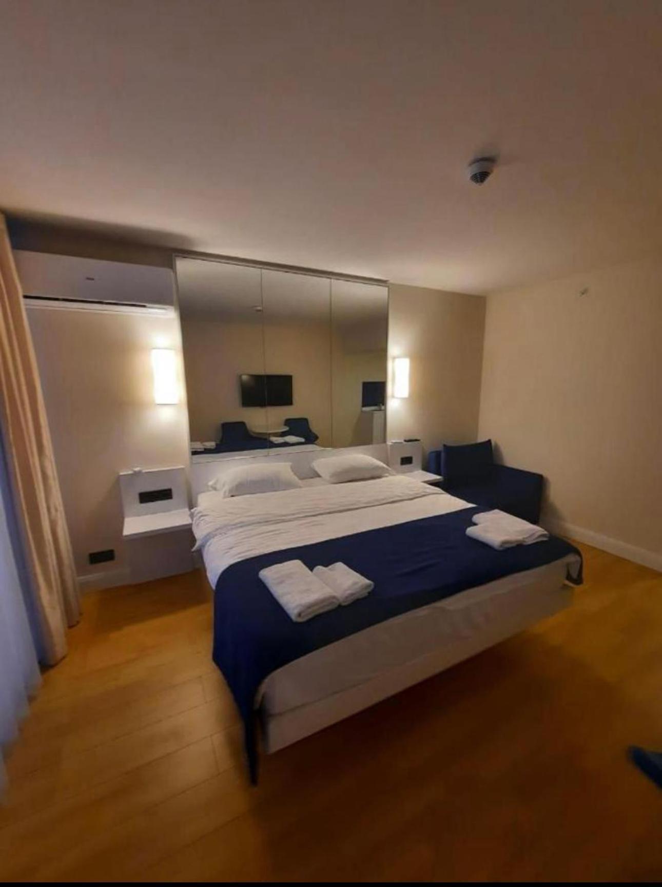 Orbi City Apartment With Sea View 巴统 外观 照片