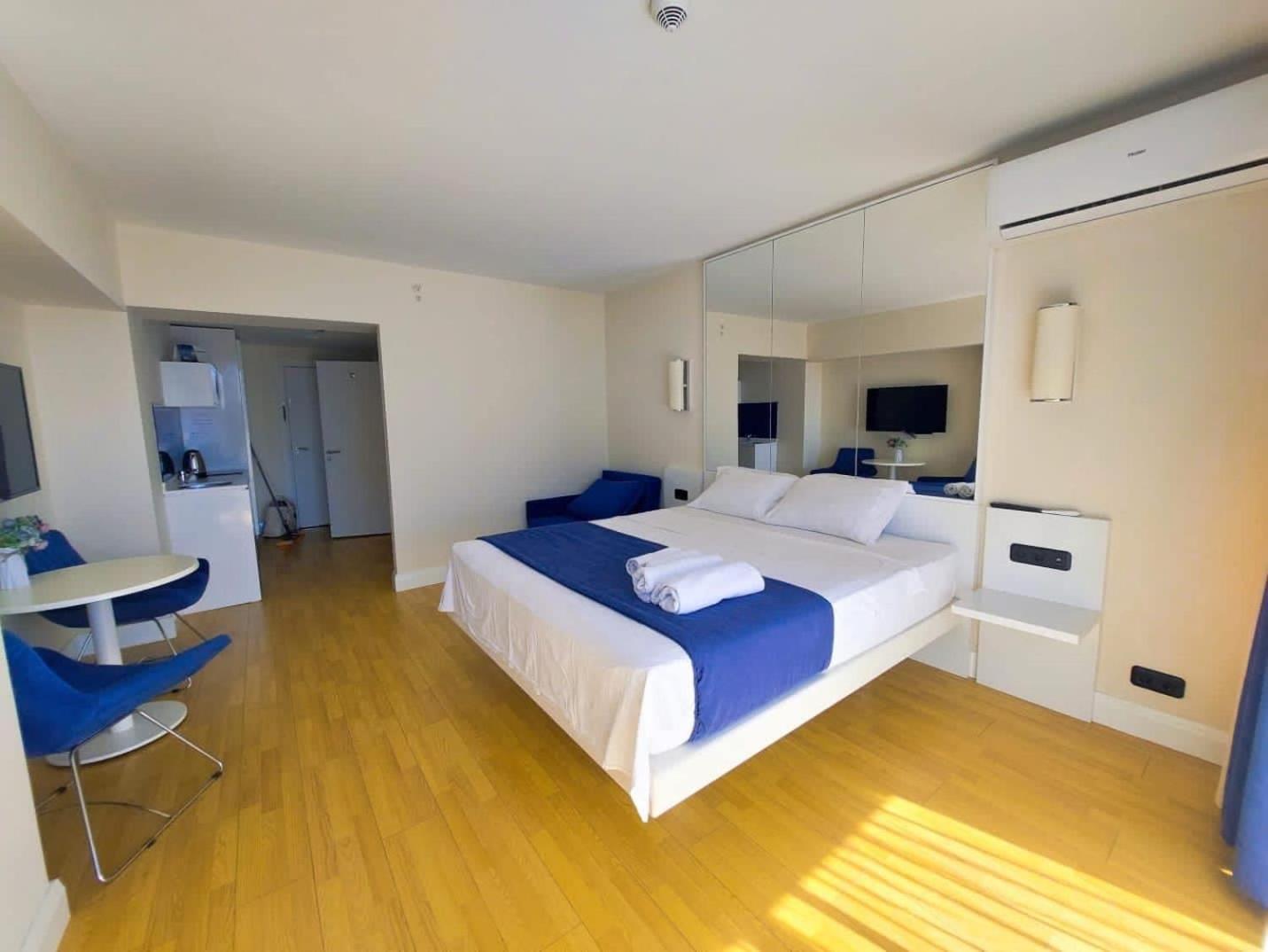 Orbi City Apartment With Sea View 巴统 外观 照片