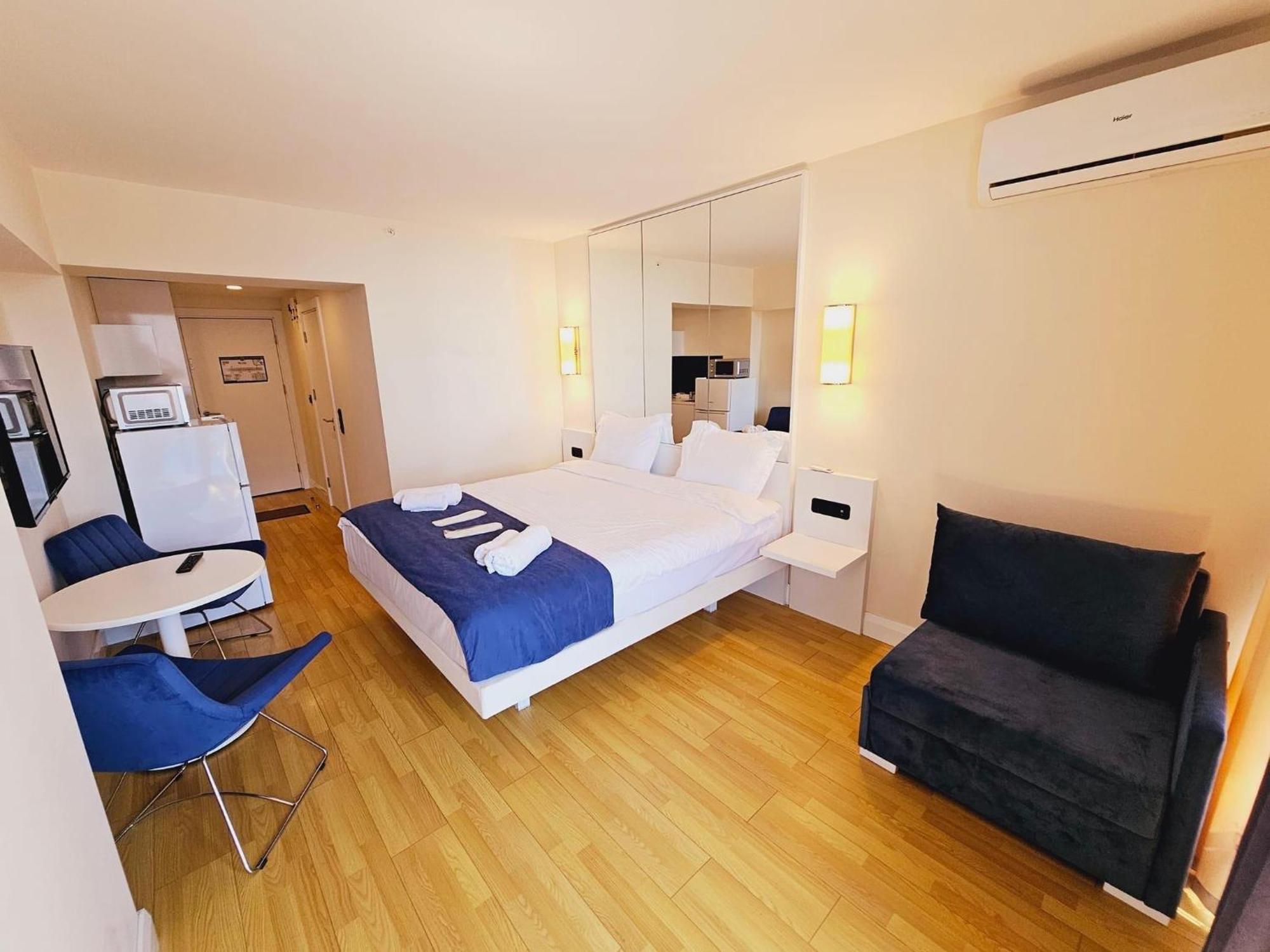 Orbi City Apartment With Sea View 巴统 外观 照片
