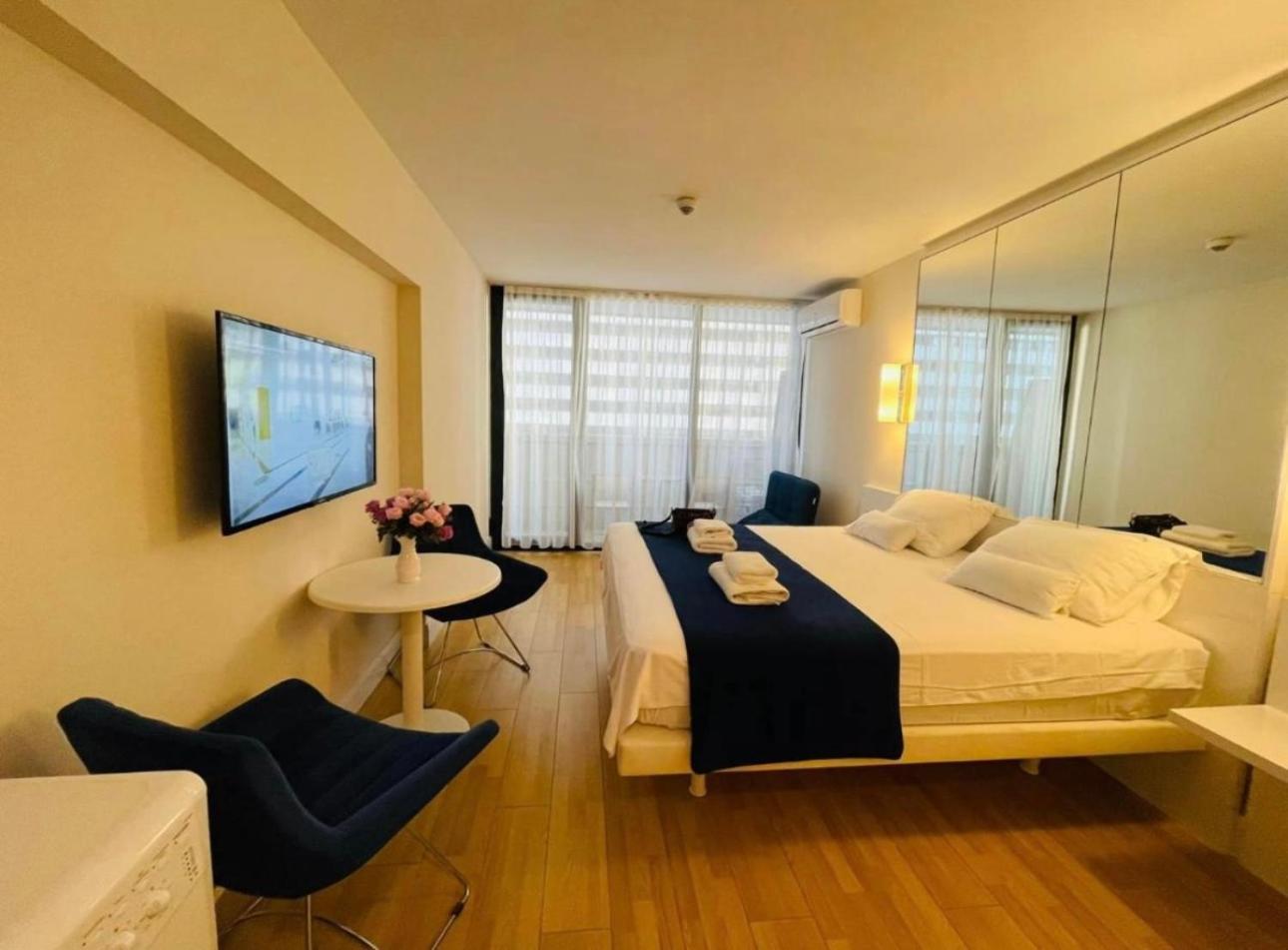 Orbi City Apartment With Sea View 巴统 外观 照片