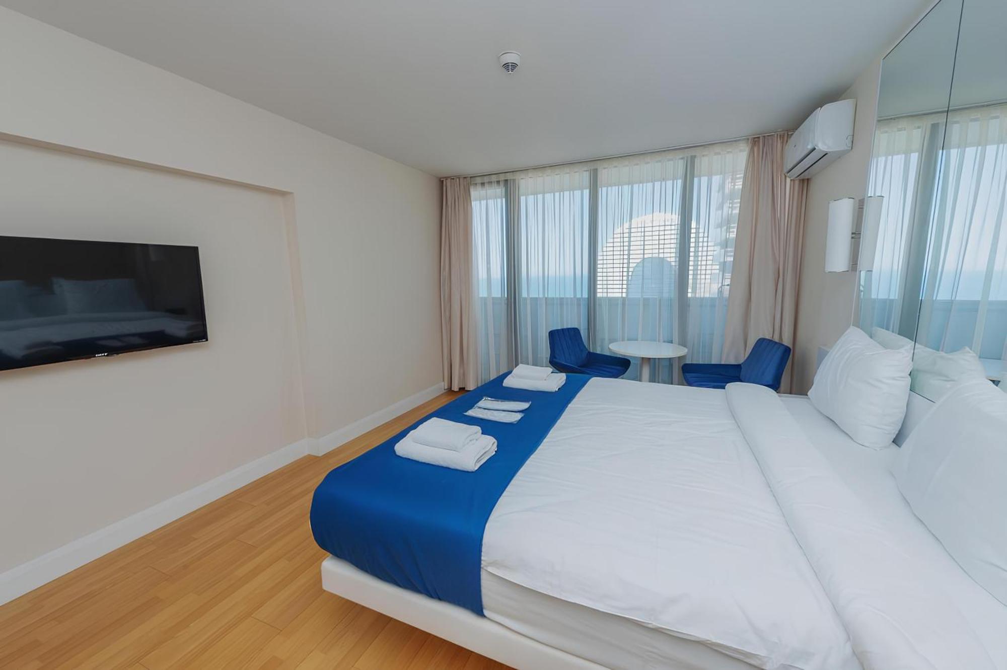 Orbi City Apartment With Sea View 巴统 外观 照片